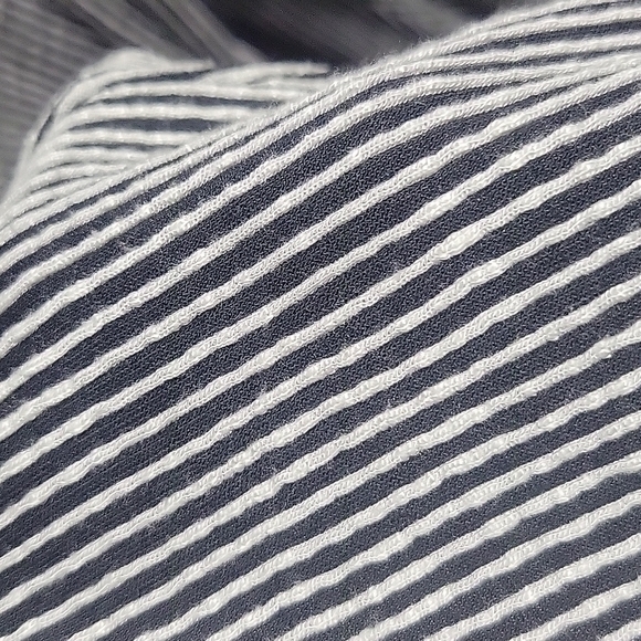 Black and white stripped blouse size Small. Long sleeves - Picture 5 of 7